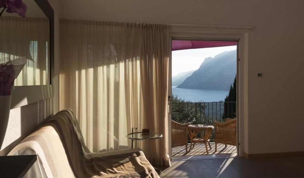 Hotel Isola Verde Торболе Экстерьер фото